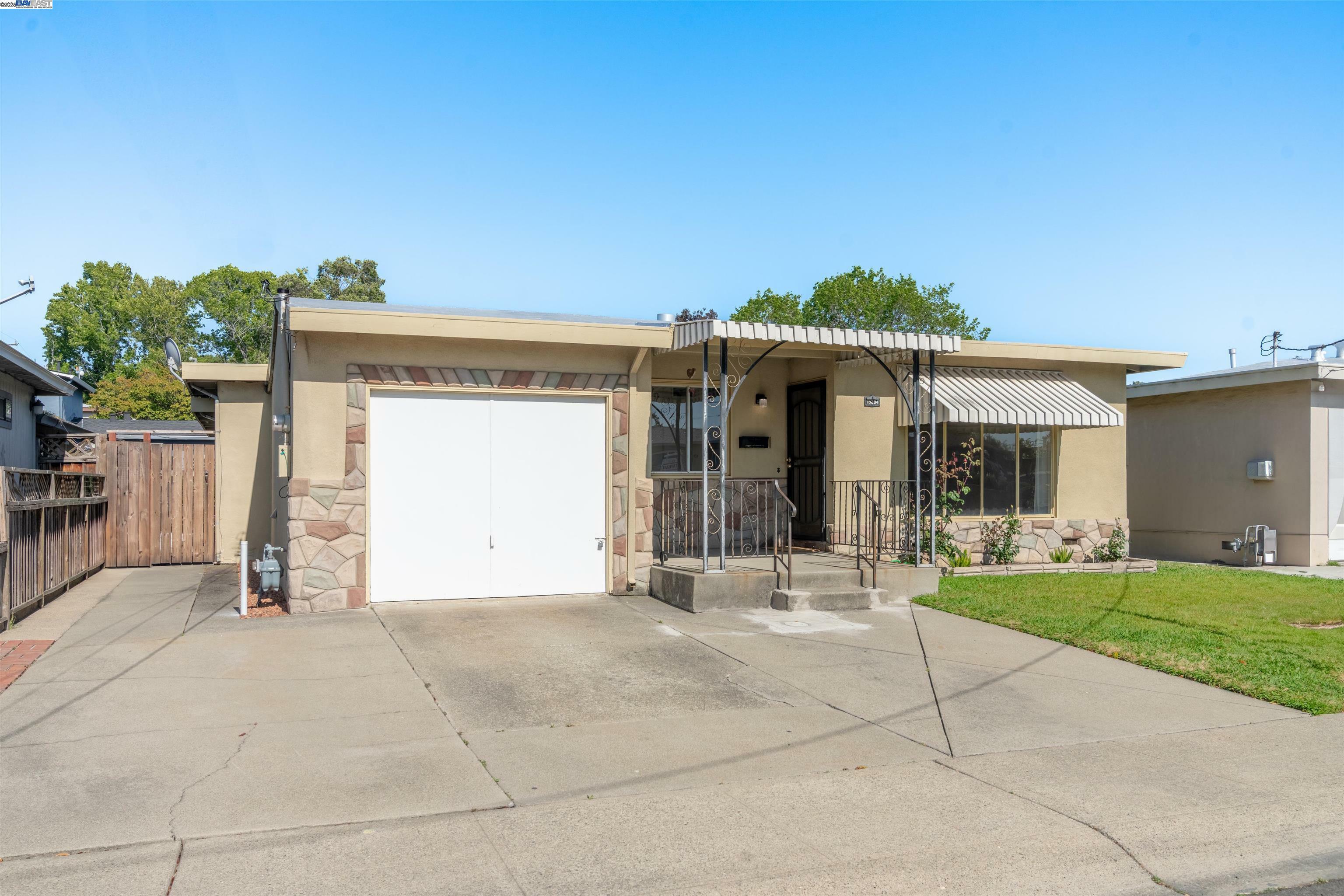 Property Photo:  15204 Norton St  CA 94579 