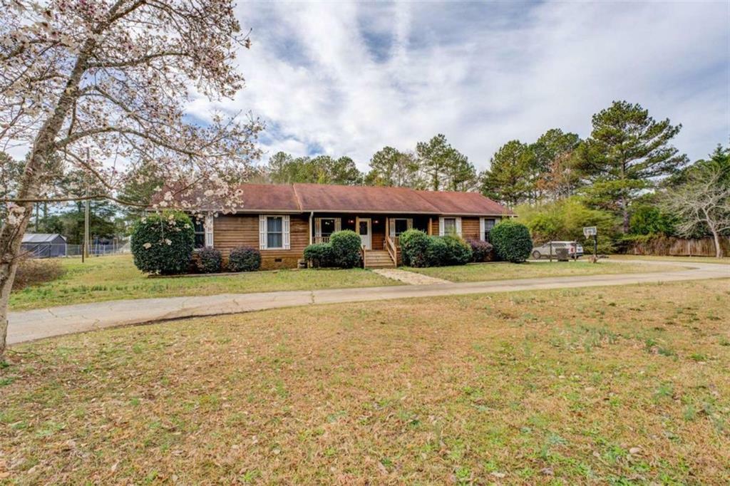 Property Photo: 5687 Highway 212 GA 30016