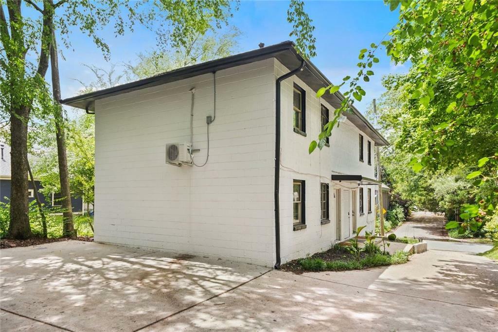 Property Photo: 210 Estoria Street SE GA 30316