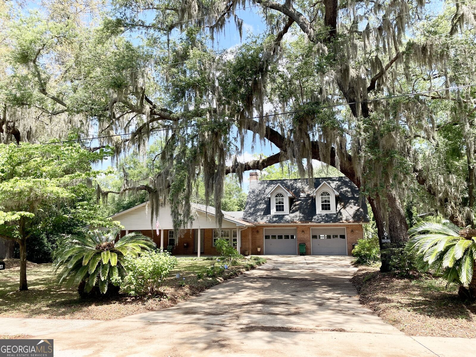 Property Photo:  706 W Conyers Street  GA 31558 