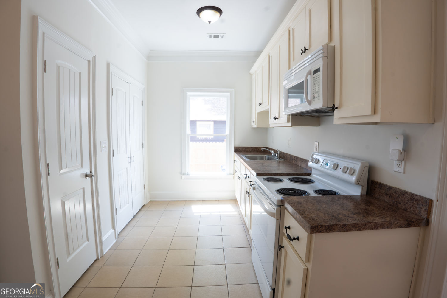 Property Photo: 825 Brookline Street SW GA 30310