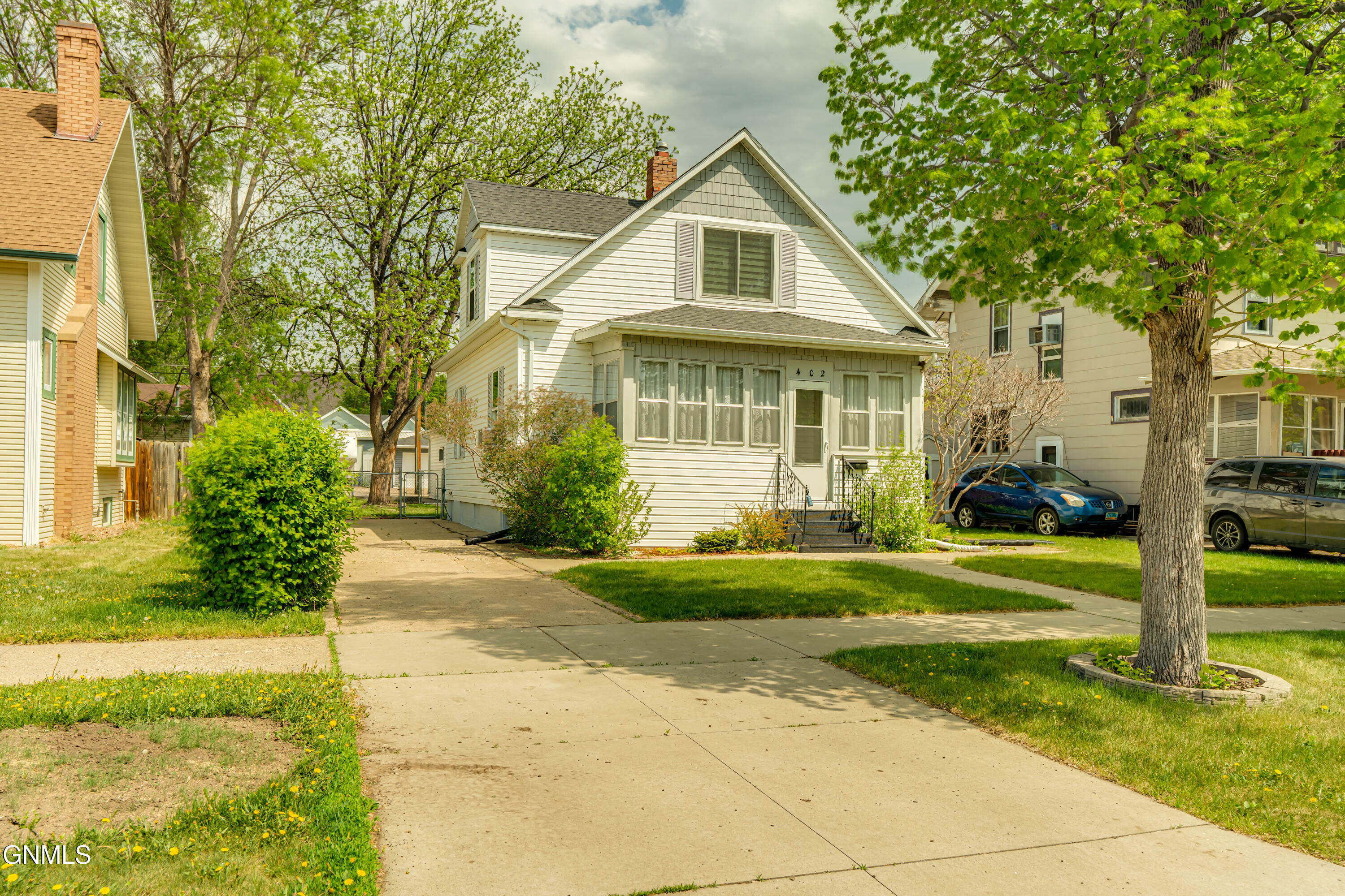 402 1st Avenue NW  Mandan ND 58554 photo