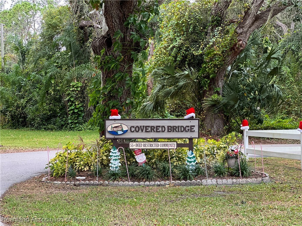Property Photo: 10469 High Grove Avenue FL 33852