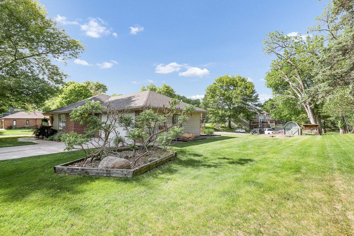 Property Photo: 902 Jefferson Street IA 50219