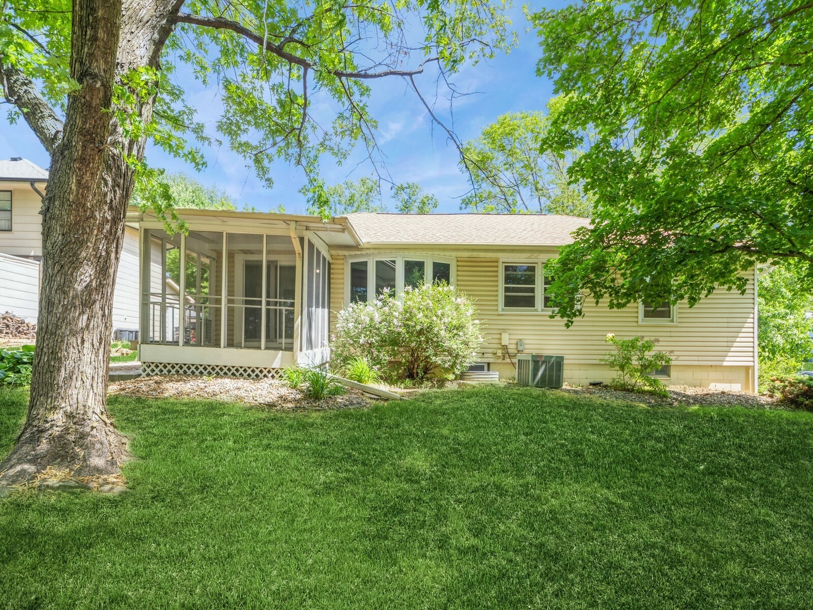 Property Photo: 3800 Western Hills Drive IA 50265