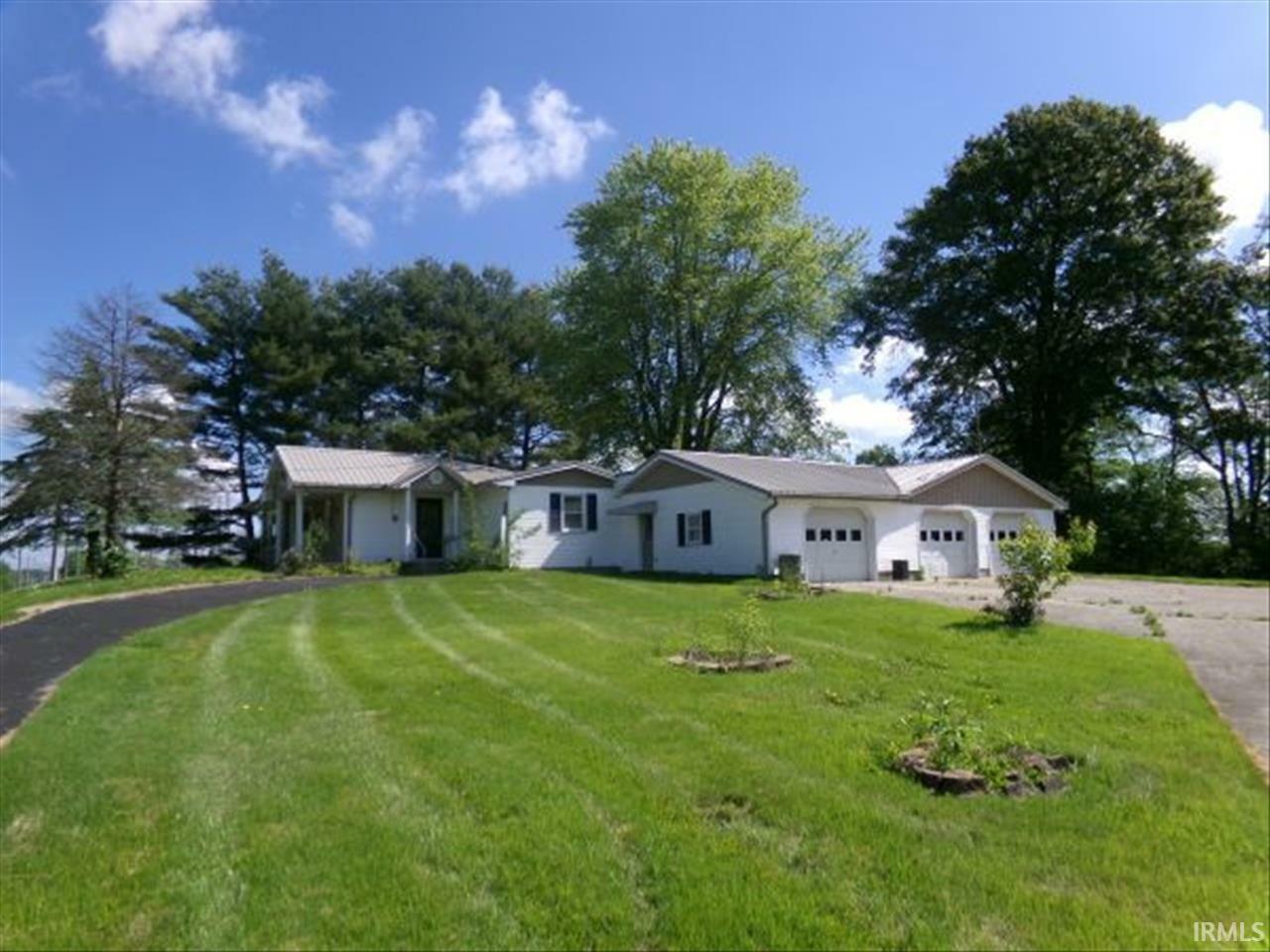 Property Photo: 570 S 1225 E Road IN 47660
