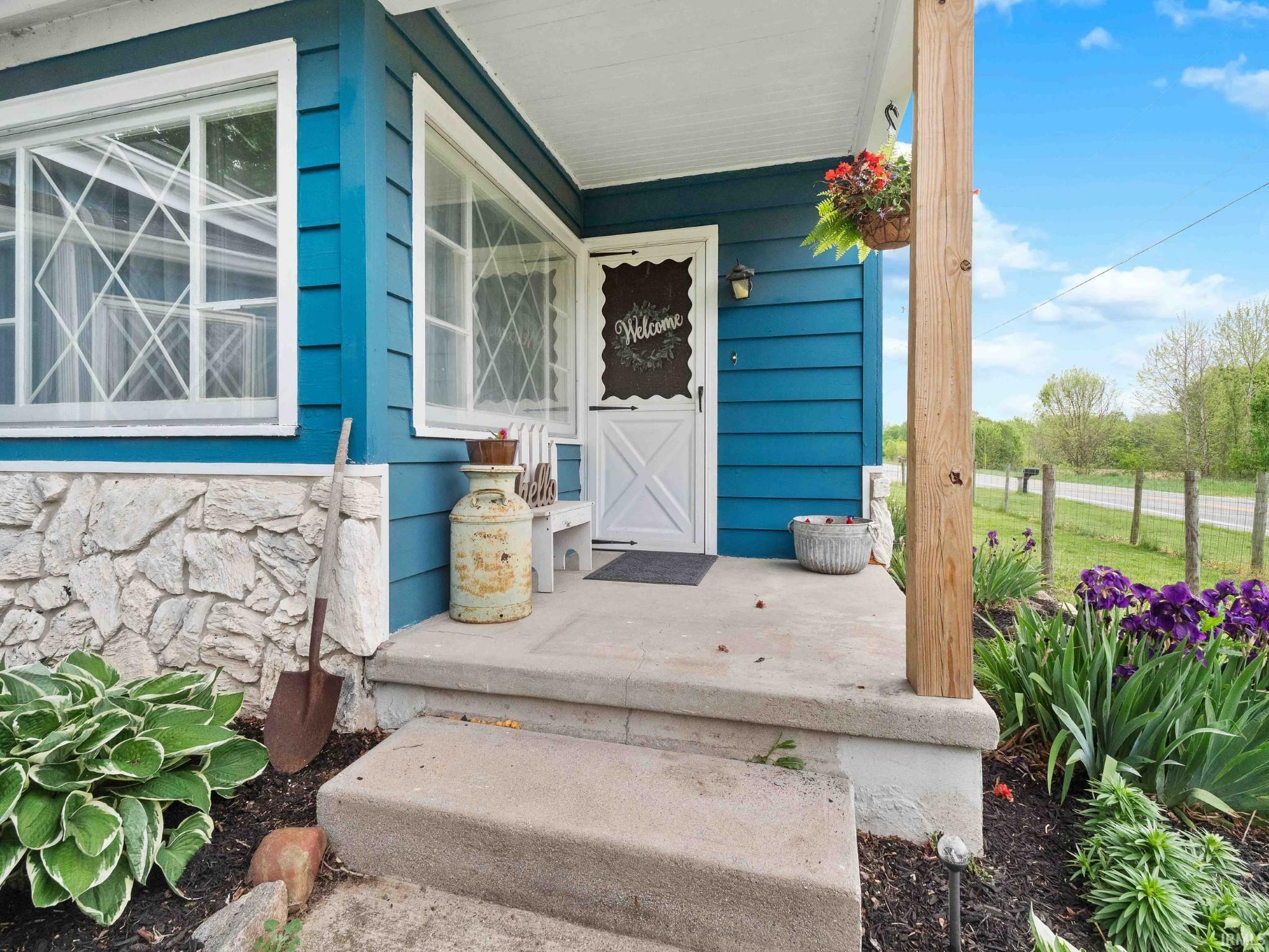 Property Photo: 8880 W State Road 14 IN 46787-9601