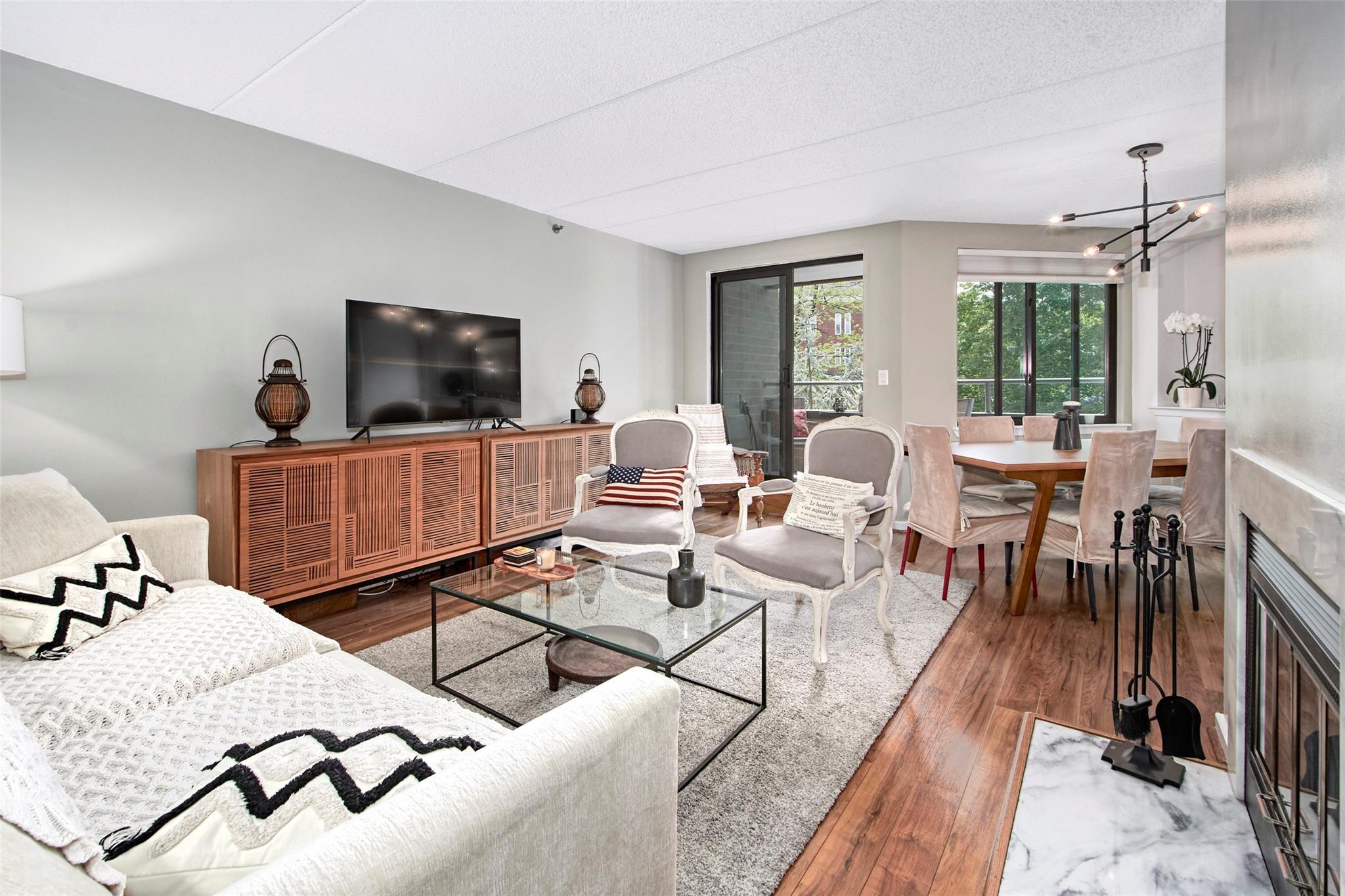 Property Photo: 680 W Boston Post Road 3R NY 10543