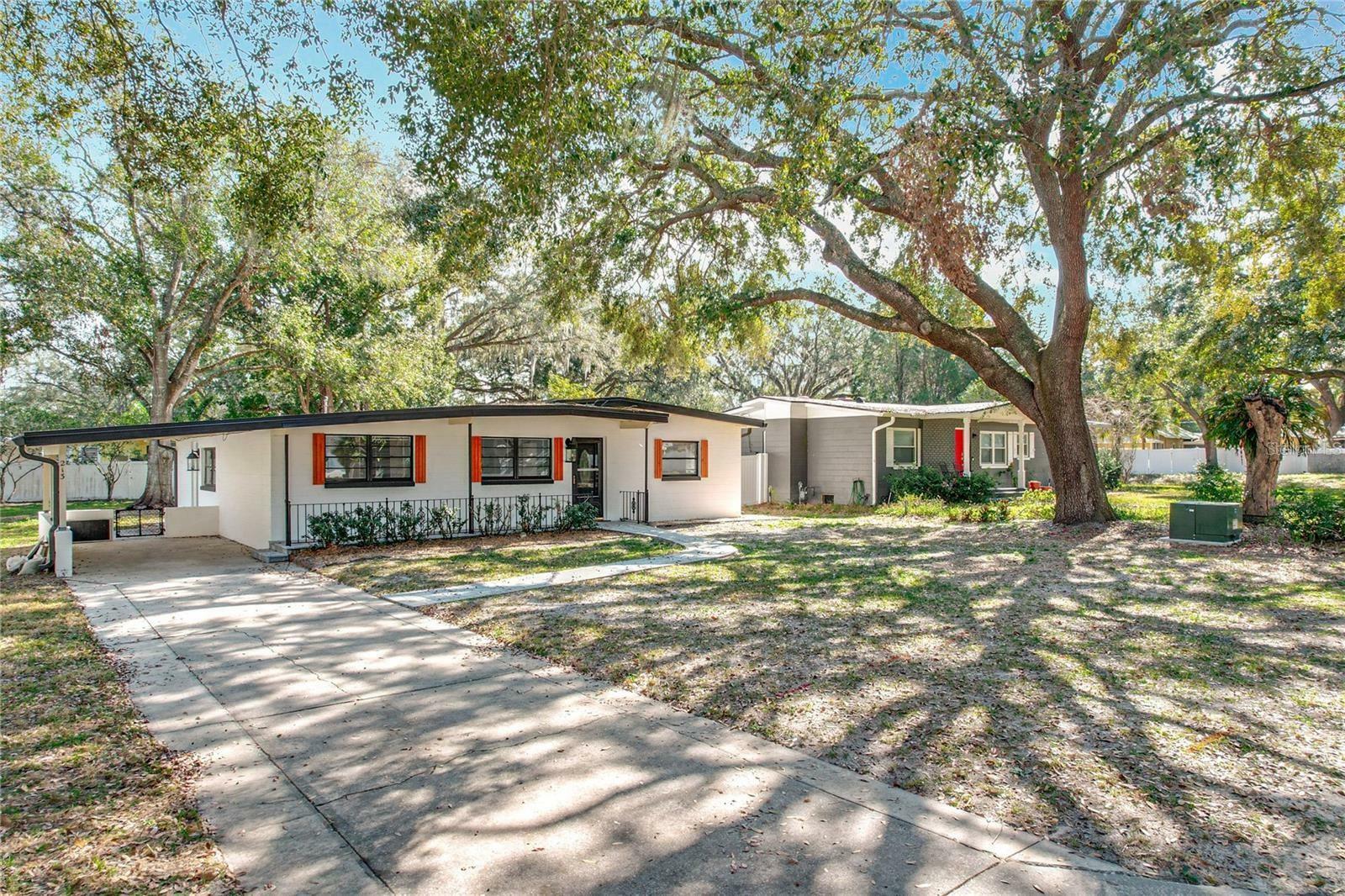 Property Photo: 213 James Drive FL 34787