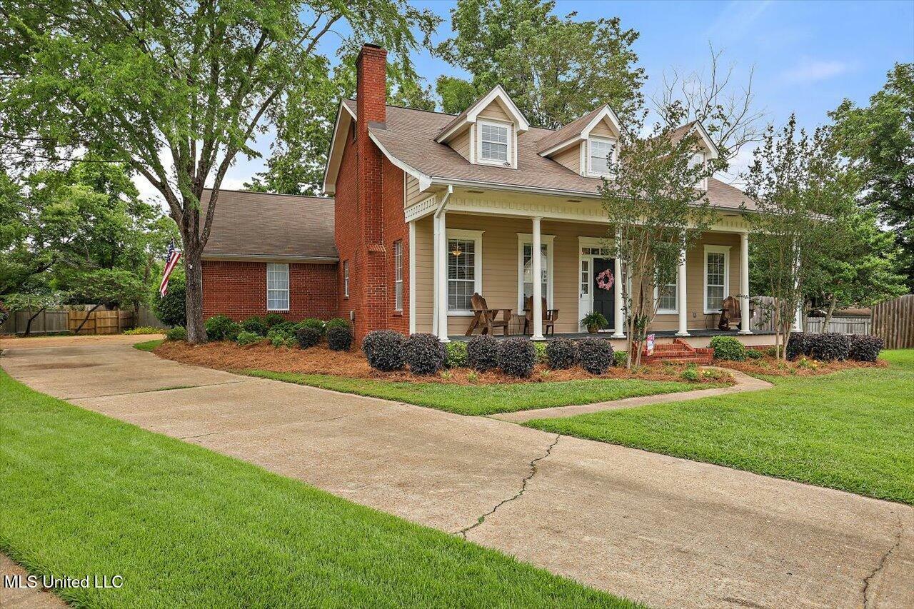 Property Photo: 911 Tetbury Place MS 39047
