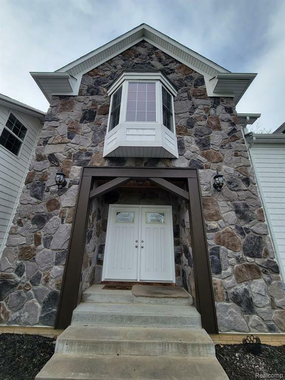 Property Photo: 10726 Davisburg Road MI 48350 2035
