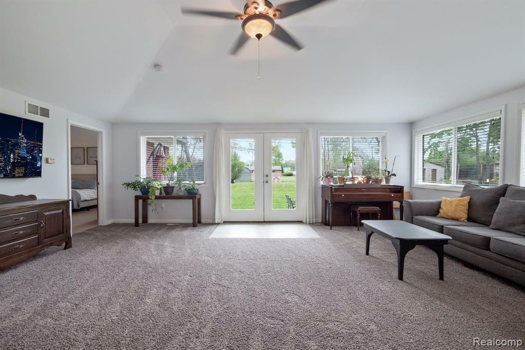 Property Photo: 5032 Helene Avenue MI 48316 4236