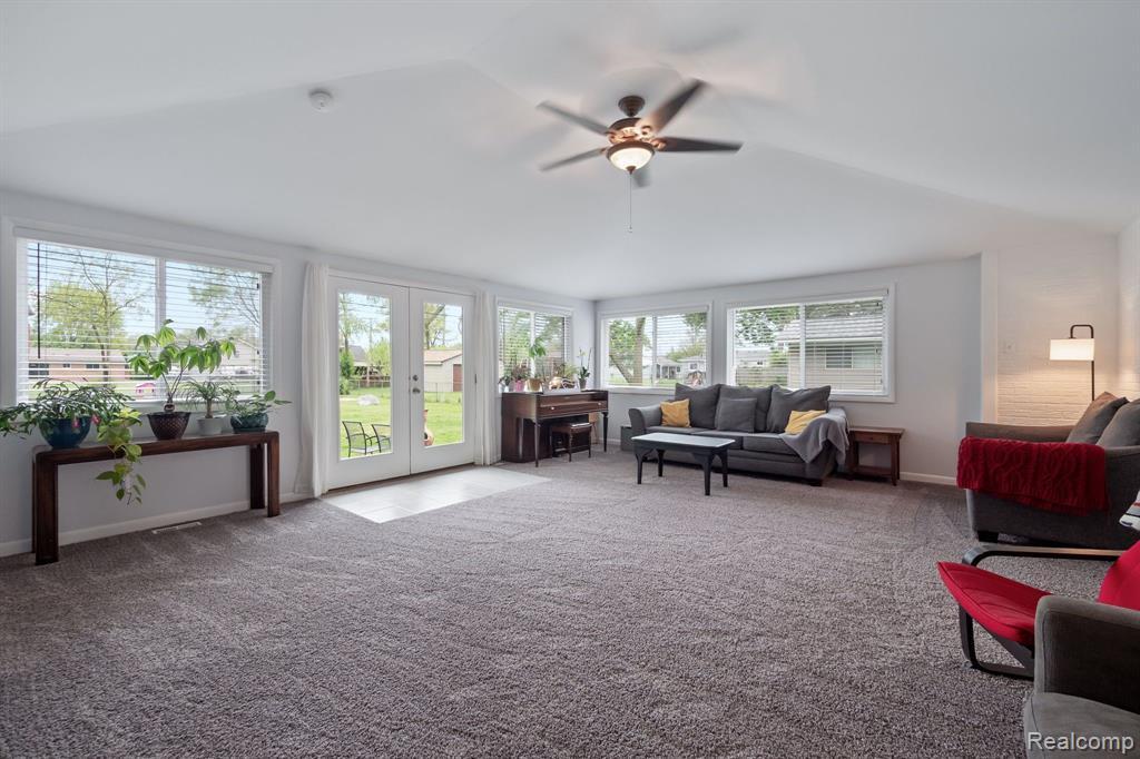 Property Photo:  5032 Helene Avenue  MI 48316 4236 