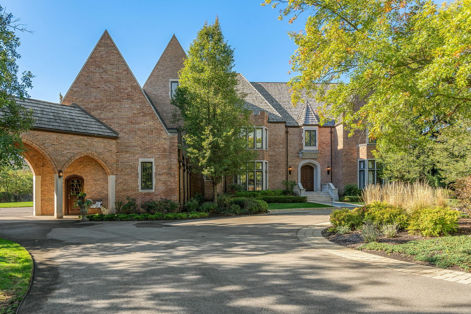 Property Photo: 34 Bridlewood Road IL 60062