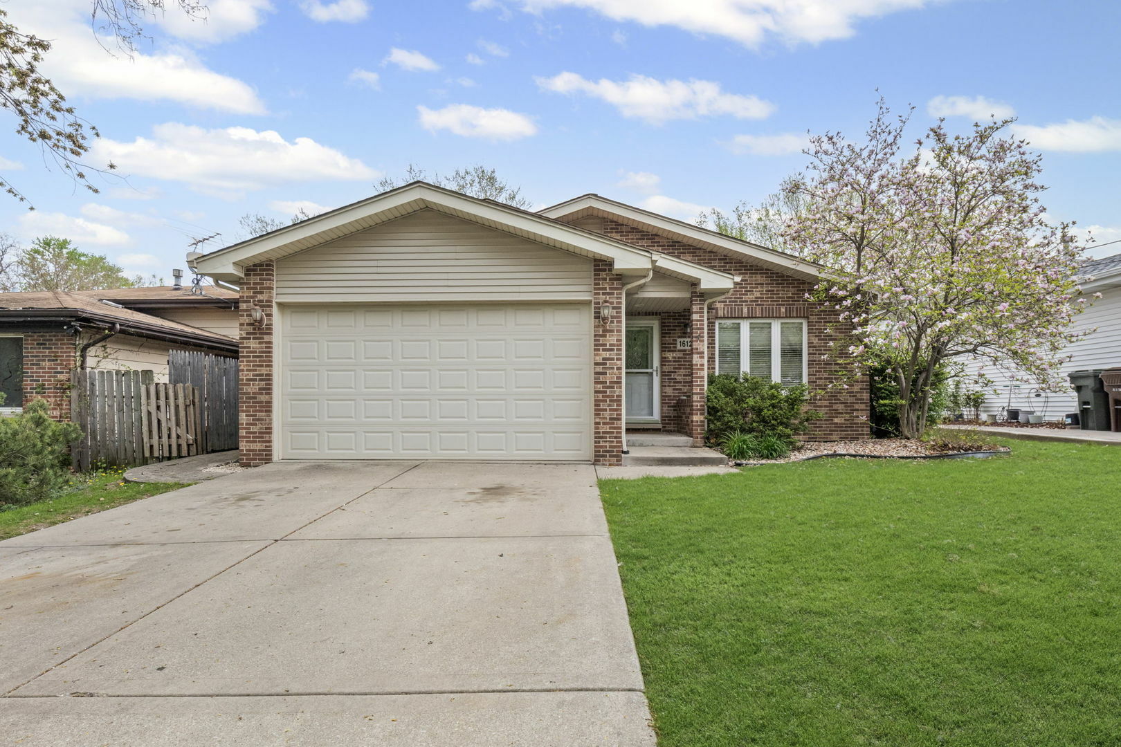 16127 Oak Avenue  Oak Forest IL 60452 photo