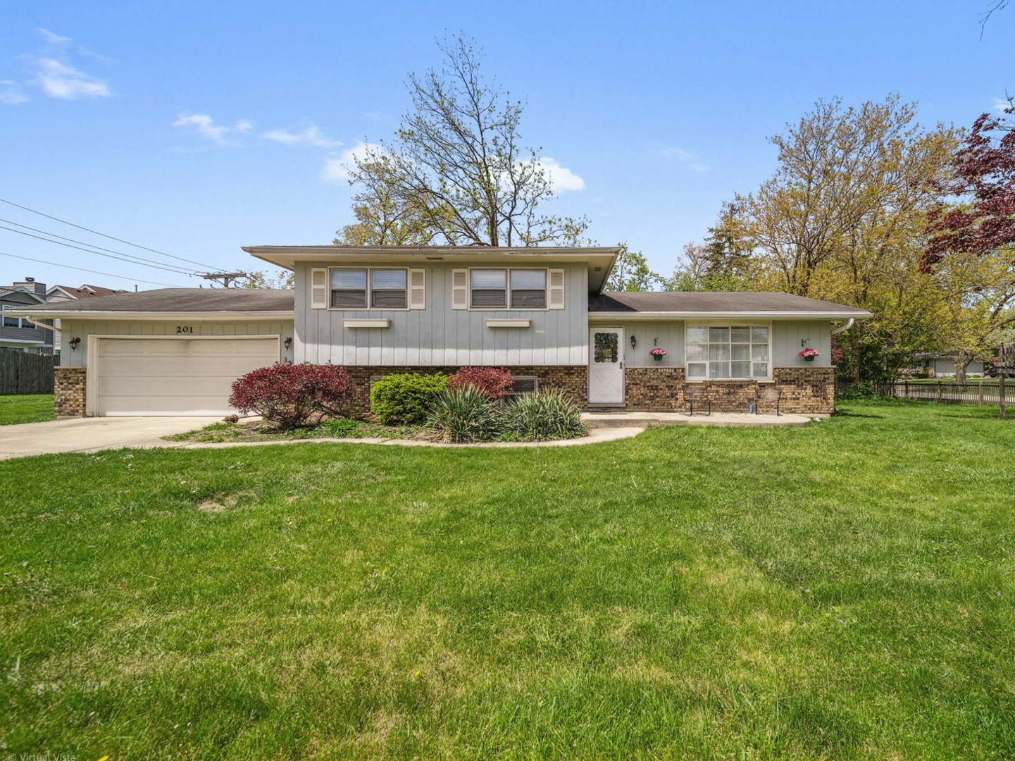 Property Photo: 201 41st Street IL 60515
