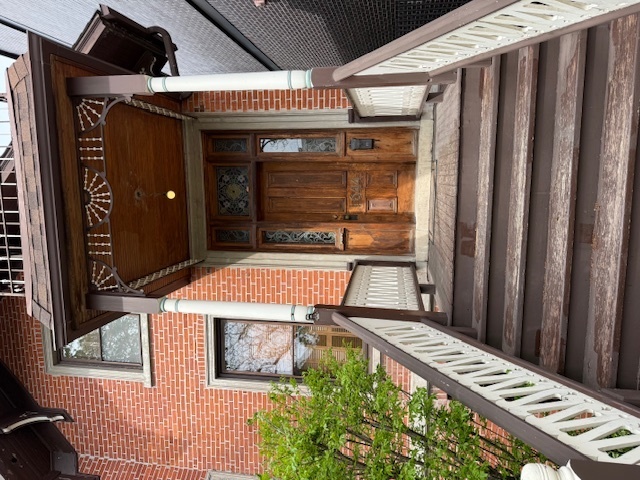 Property Photo: 1644 N Winchester Avenue 2 IL 60622