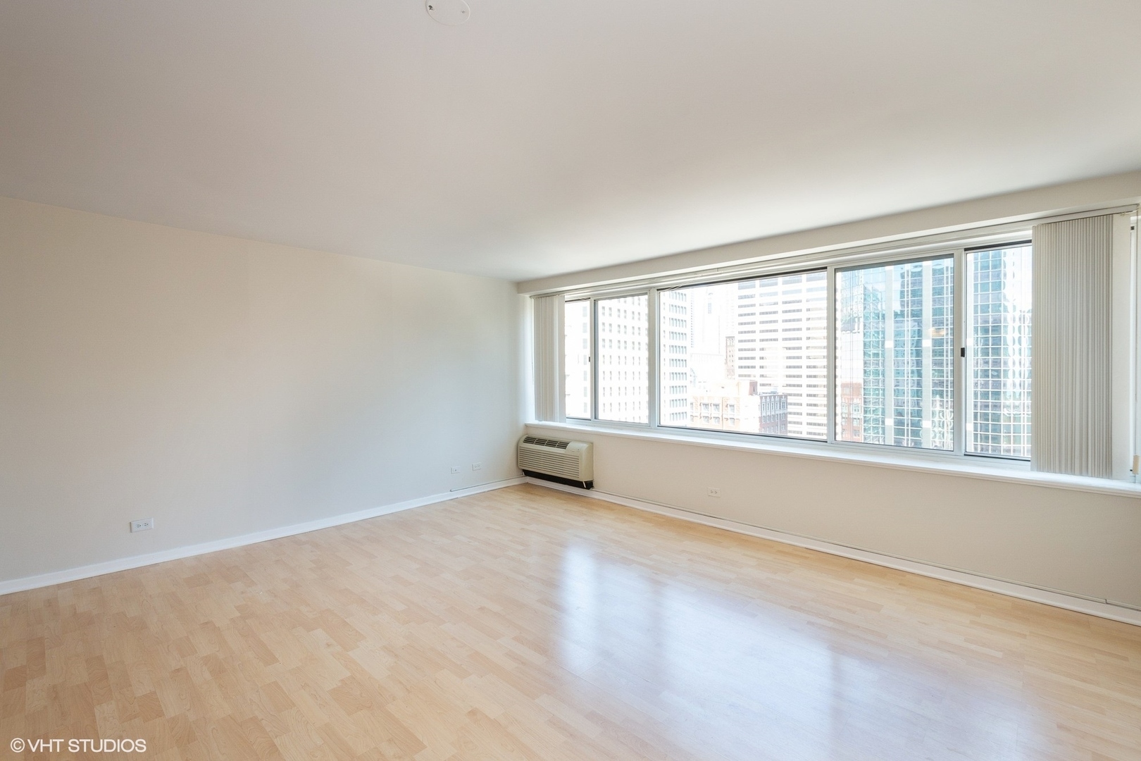 Property Photo:  211 E Ohio Street 2207  IL 60654 