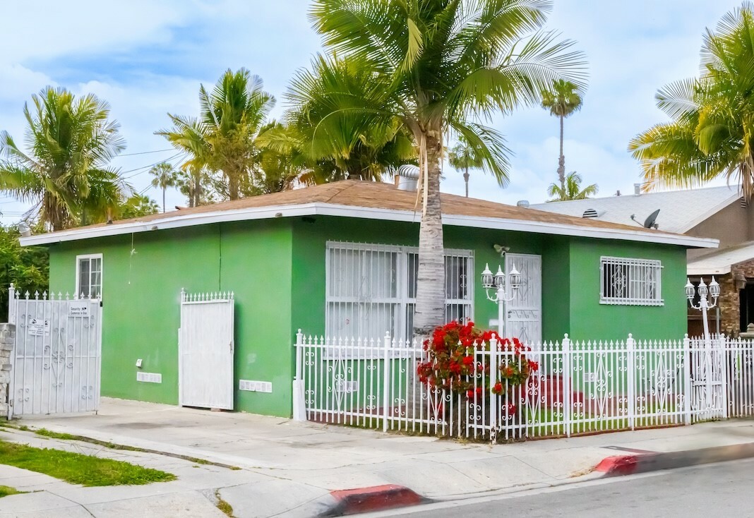 Property Photo:  2224 Mortimer Street  CA 90255 