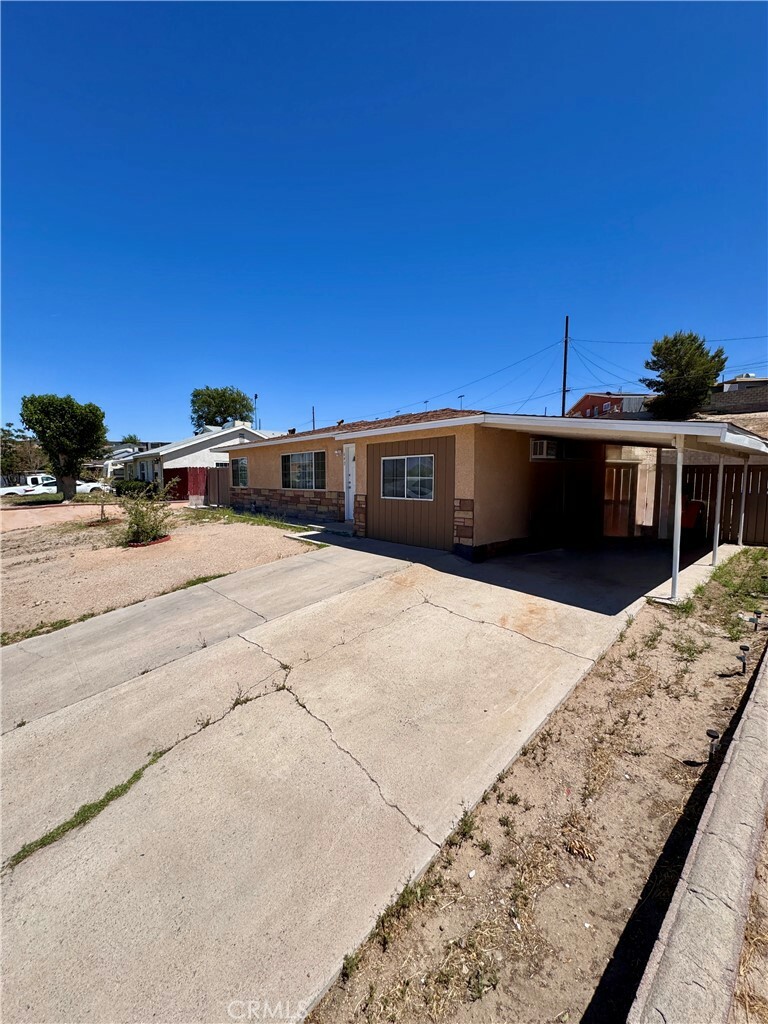 Property Photo:  640 Flora Street  CA 92311 