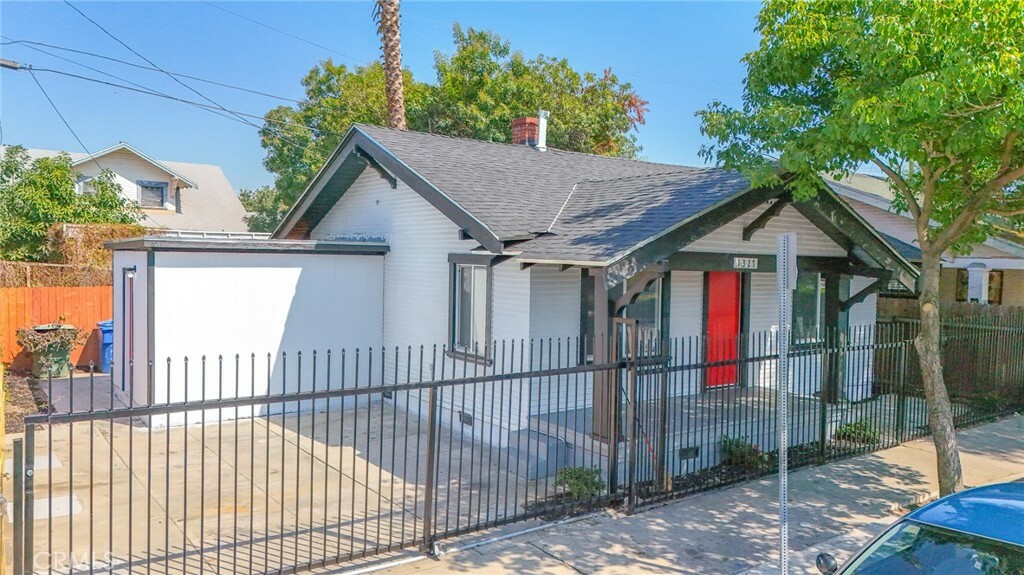 Property Photo:  1327 Exposition Boulevard  CA 90018 