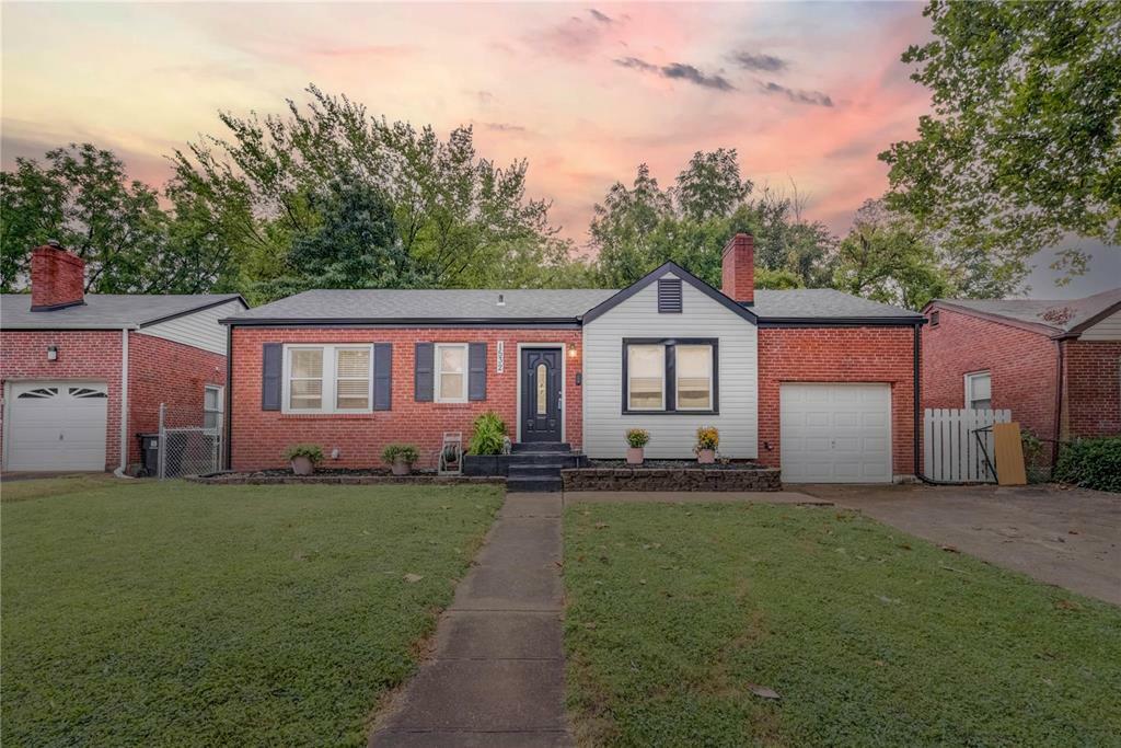 Property Photo: 1532 Eastmont Place MO 63130