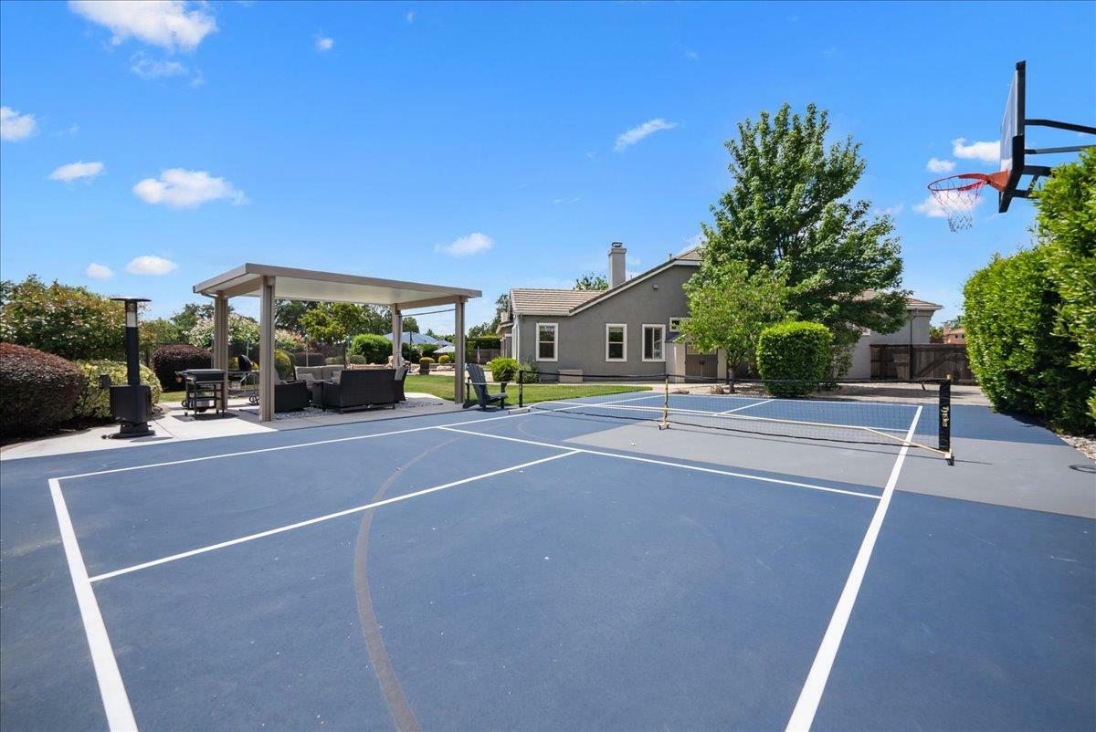 Property Photo: 216 Fieldstone Court CA 95747