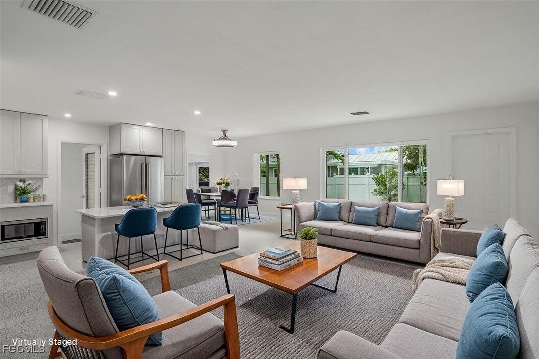 Property Photo:  1478 Cordova Avenue  FL 33901 