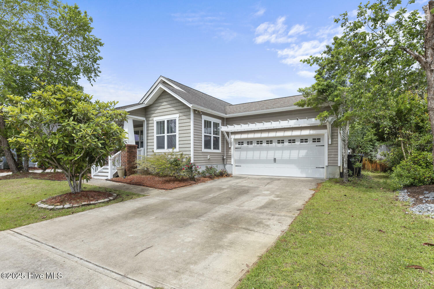 Property Photo: 1213 Daisy Court NC 28445