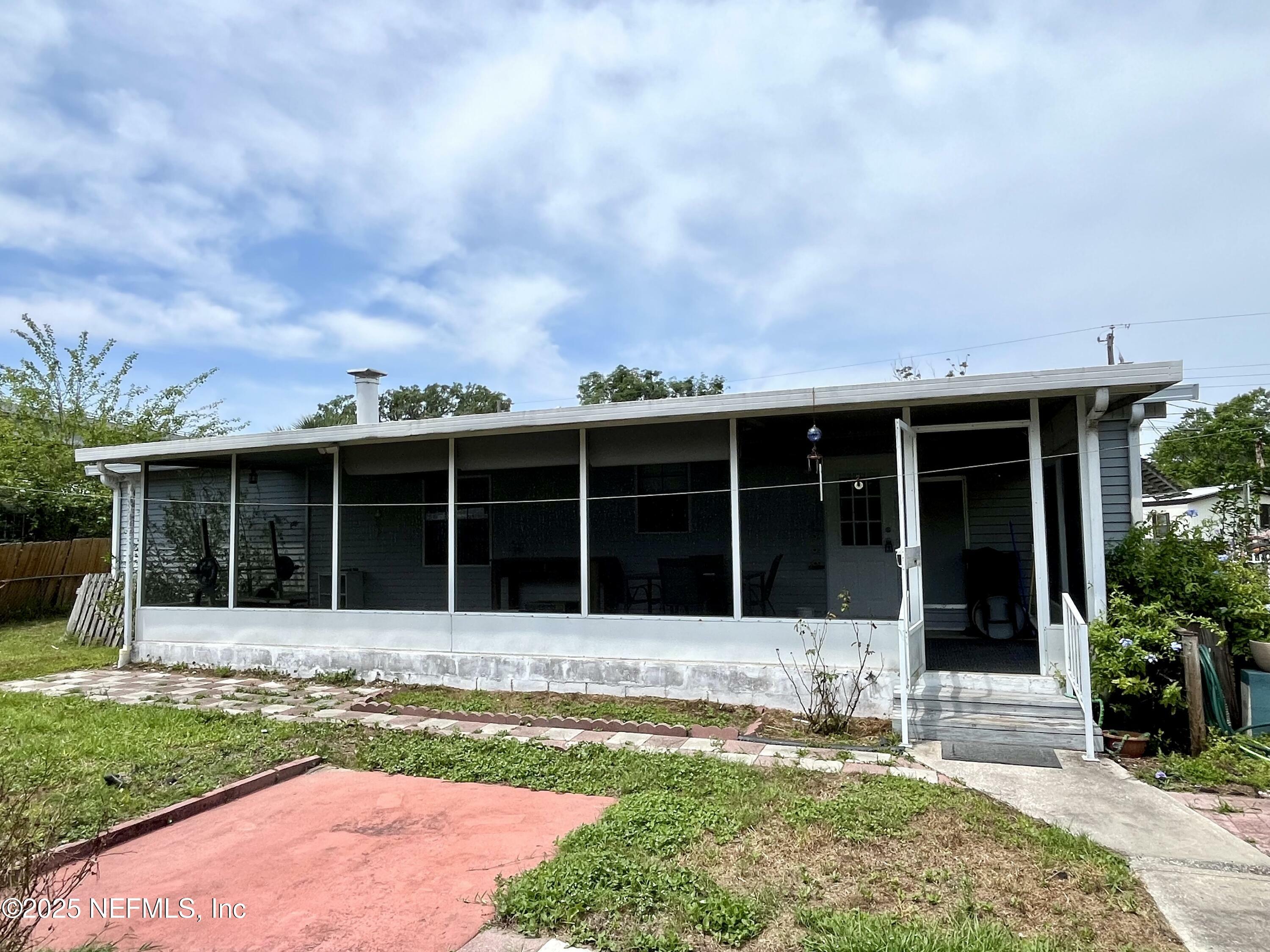 Property Photo: 110 Mulberry Street FL 32189