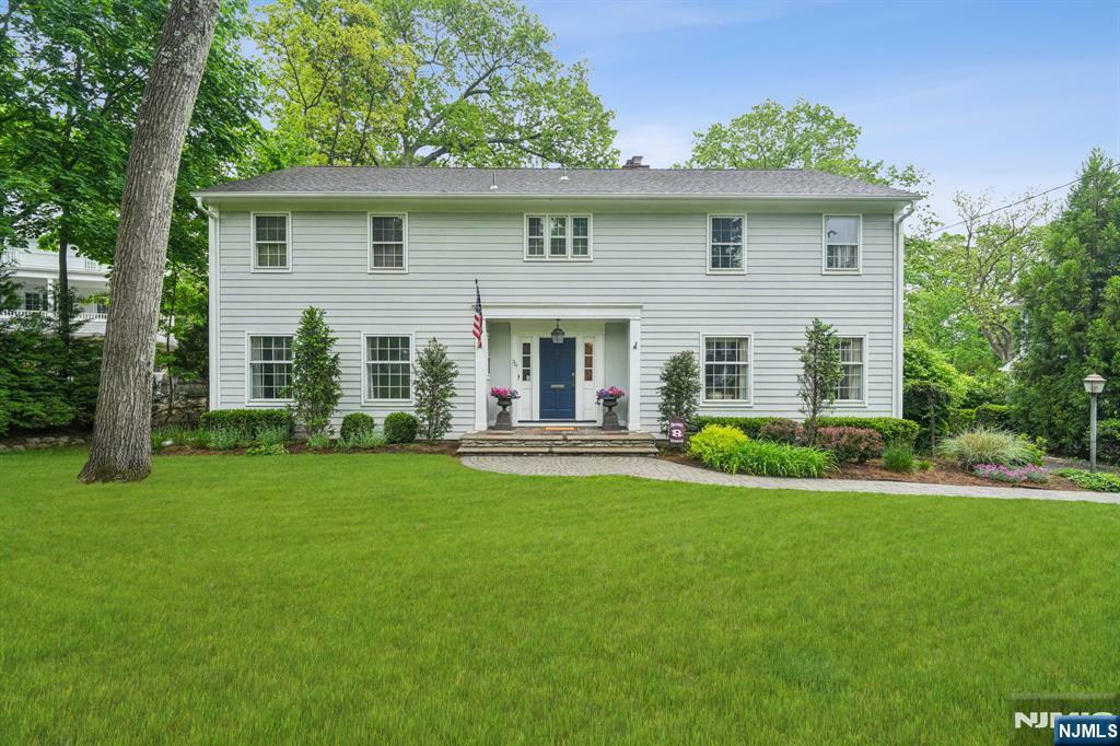 301 West End Avenue  Ridgewood NJ 07450 photo