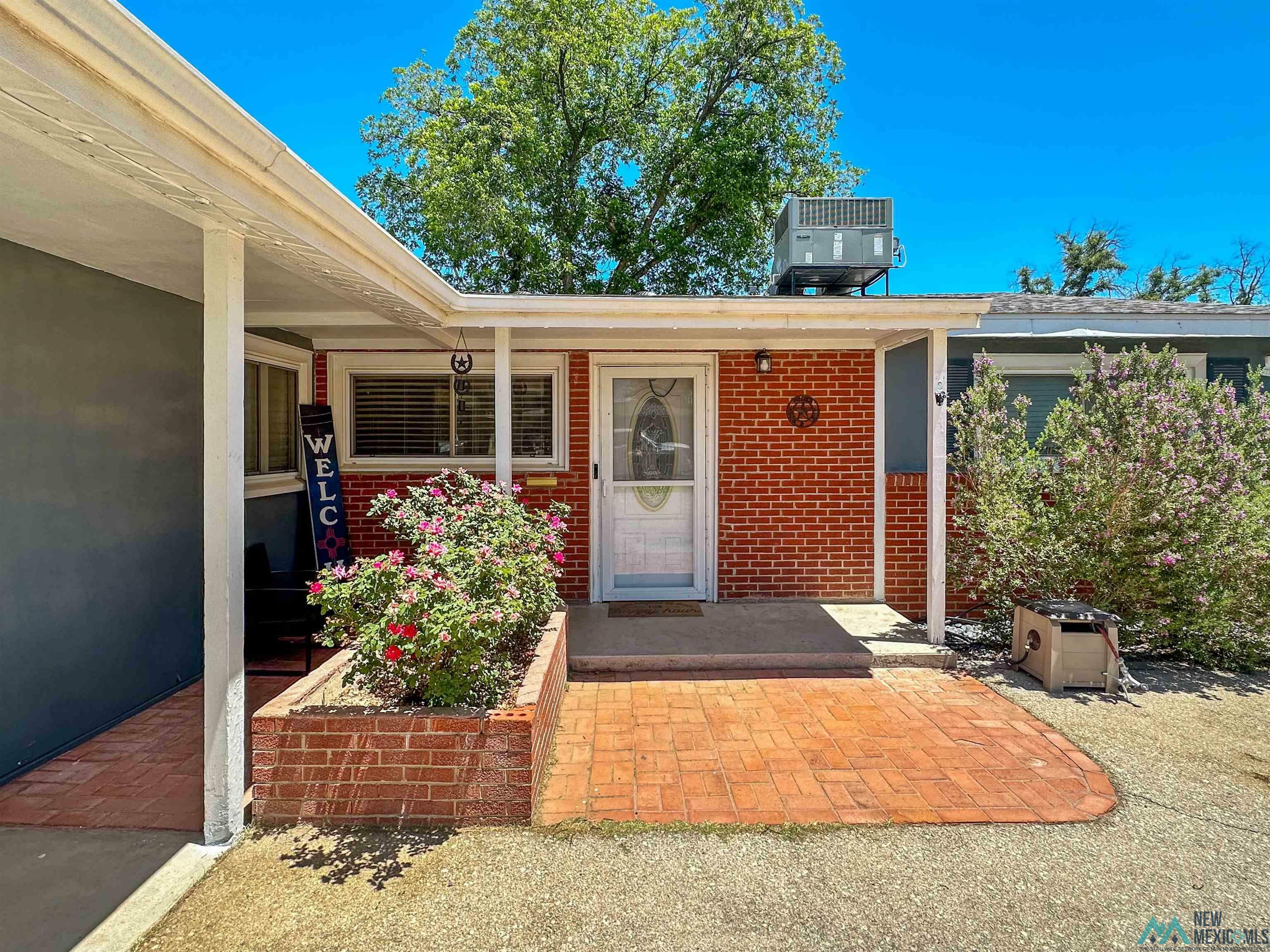 Property Photo: 914 Albert Street NM 88220