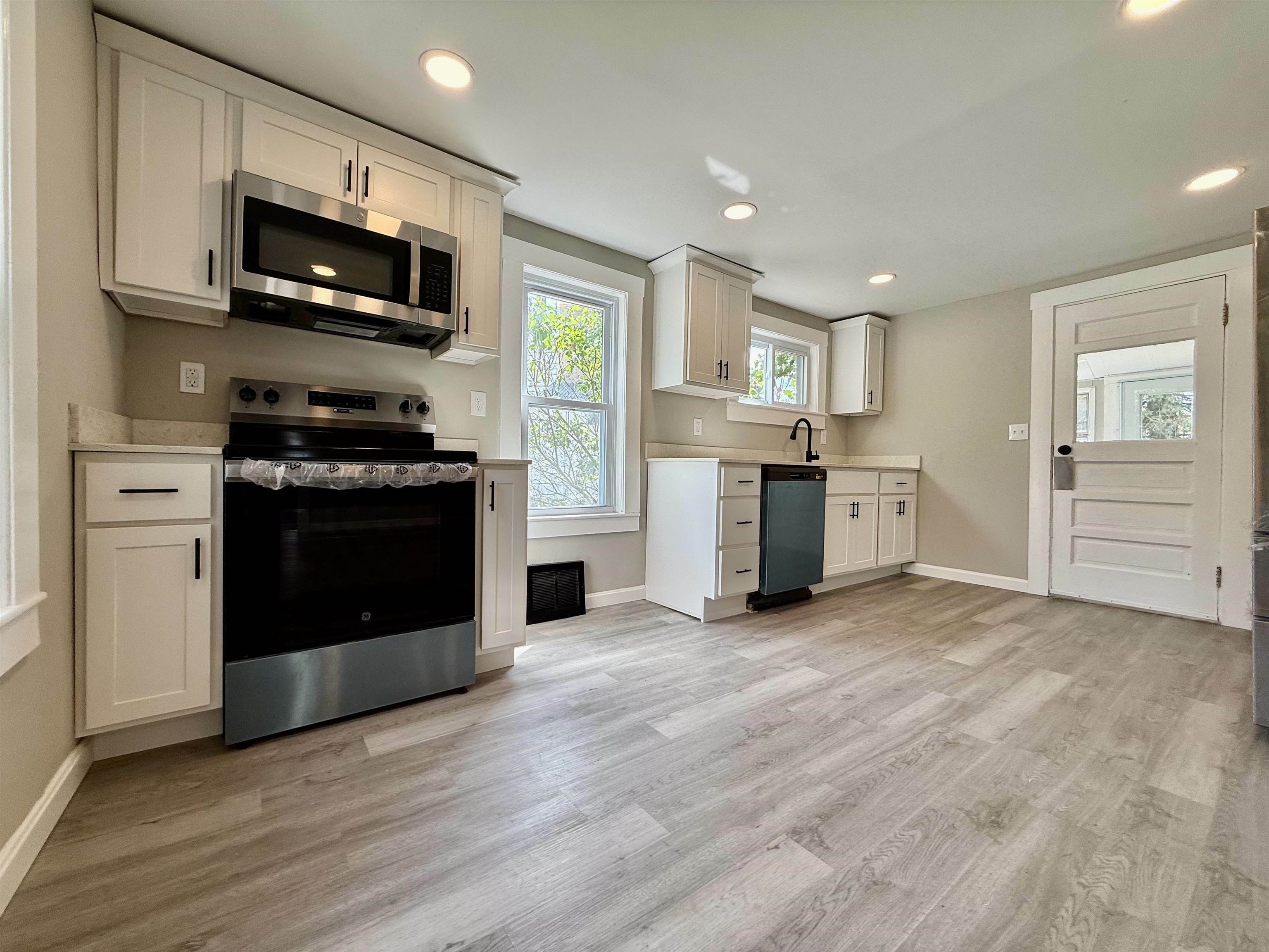 Property Photo: 516 Hall Street NH 03304