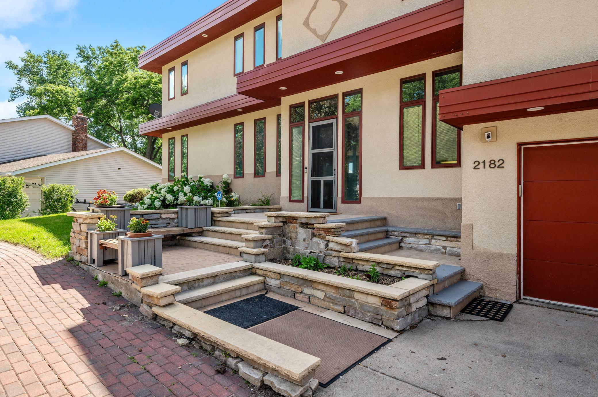 Property Photo: 2182 Lakebrook Drive MN 55112