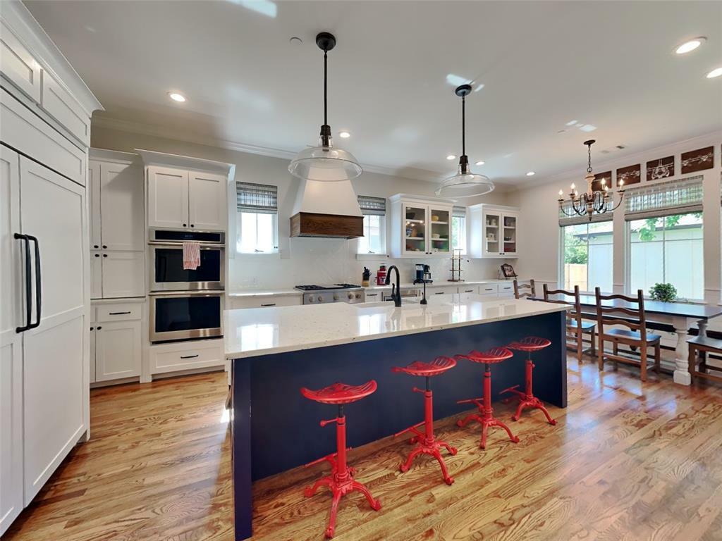 Property Photo: 3213 Northwest Parkway TX 75225