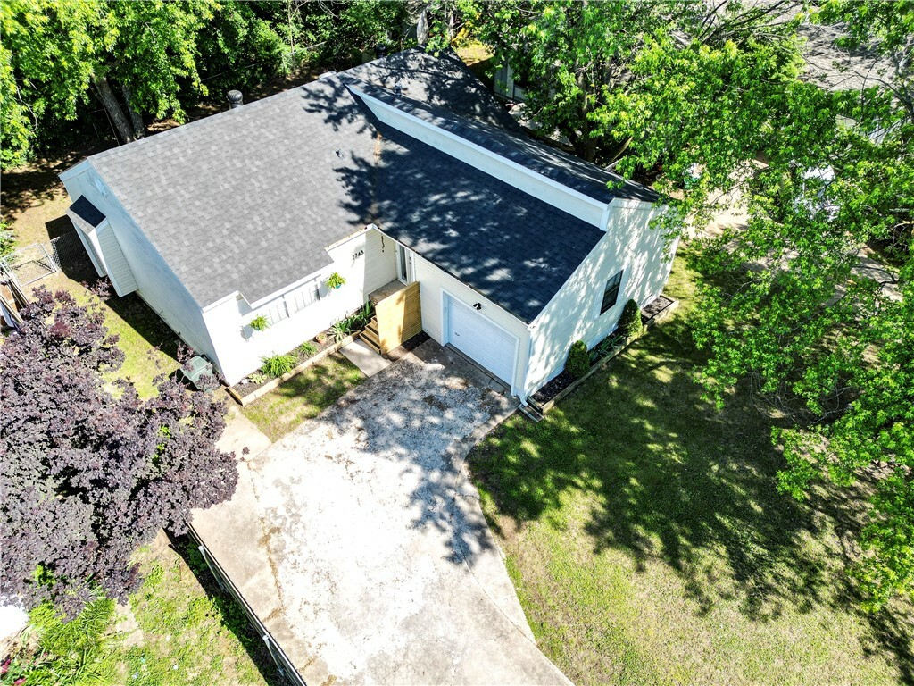 Property Photo: 2748 N Villa Boulevard AR 72703