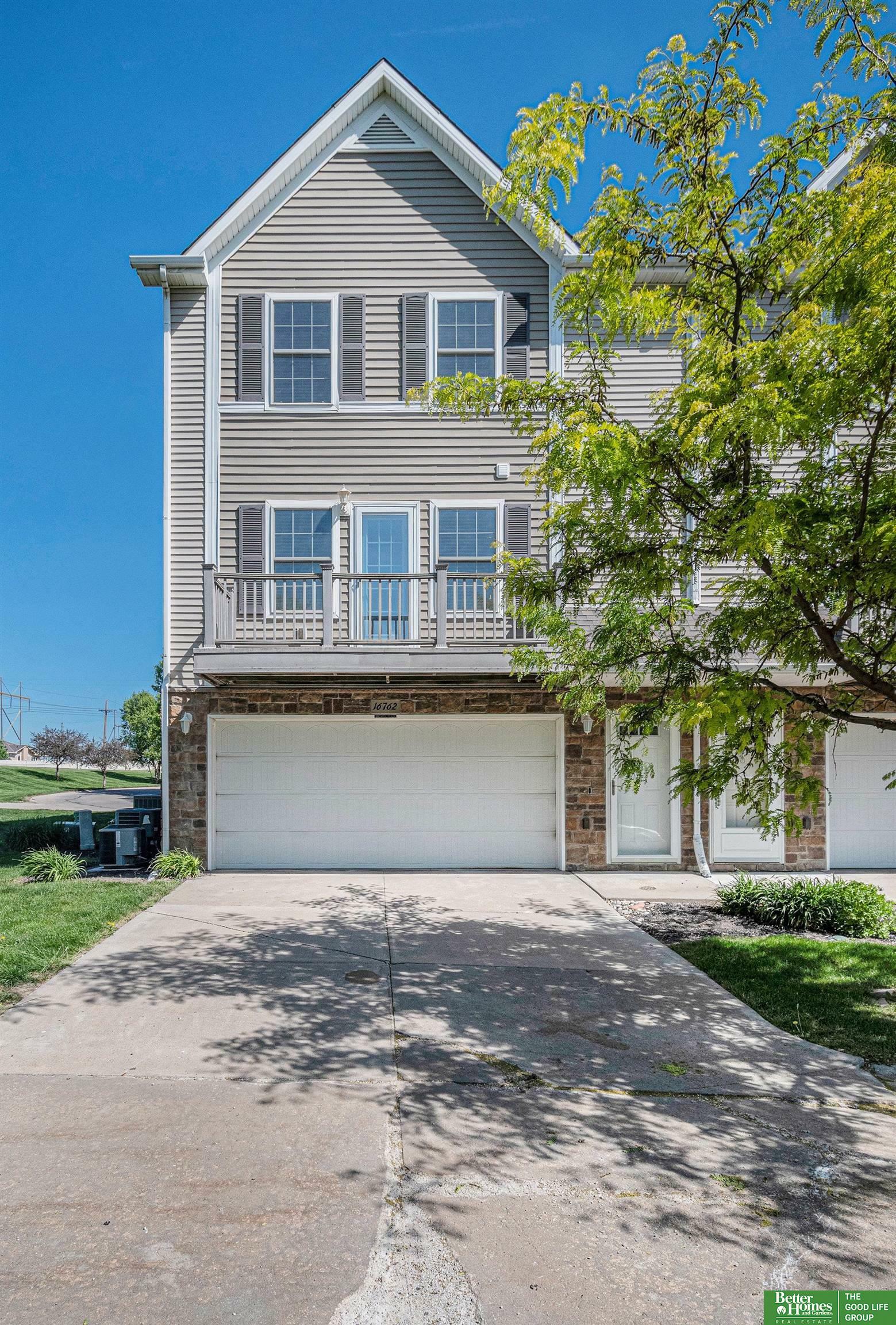 16762 Arcadia Plaza  Omaha NE 68116 photo