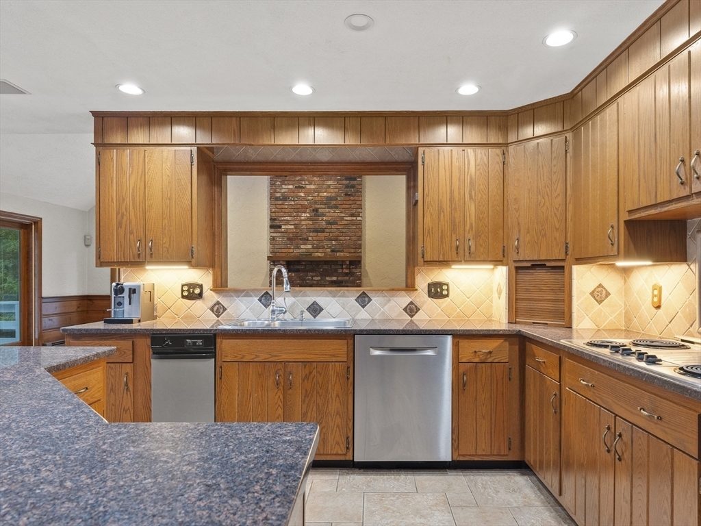 Property Photo:  43 Candleberry Lane  MA 01451 