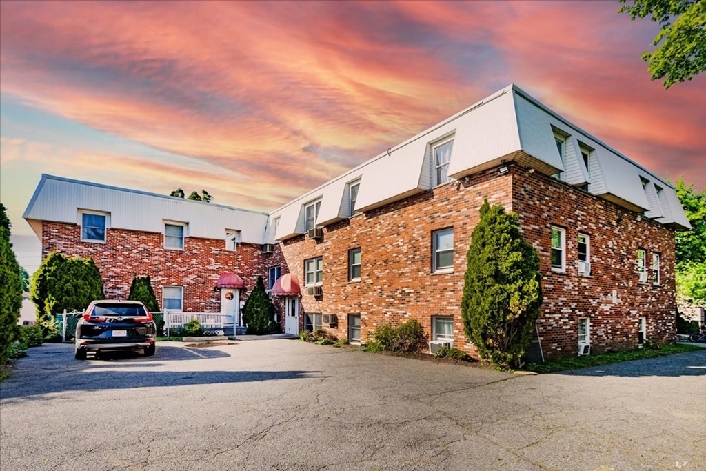 Property Photo: 33-A Jackson St 303 MA 01902