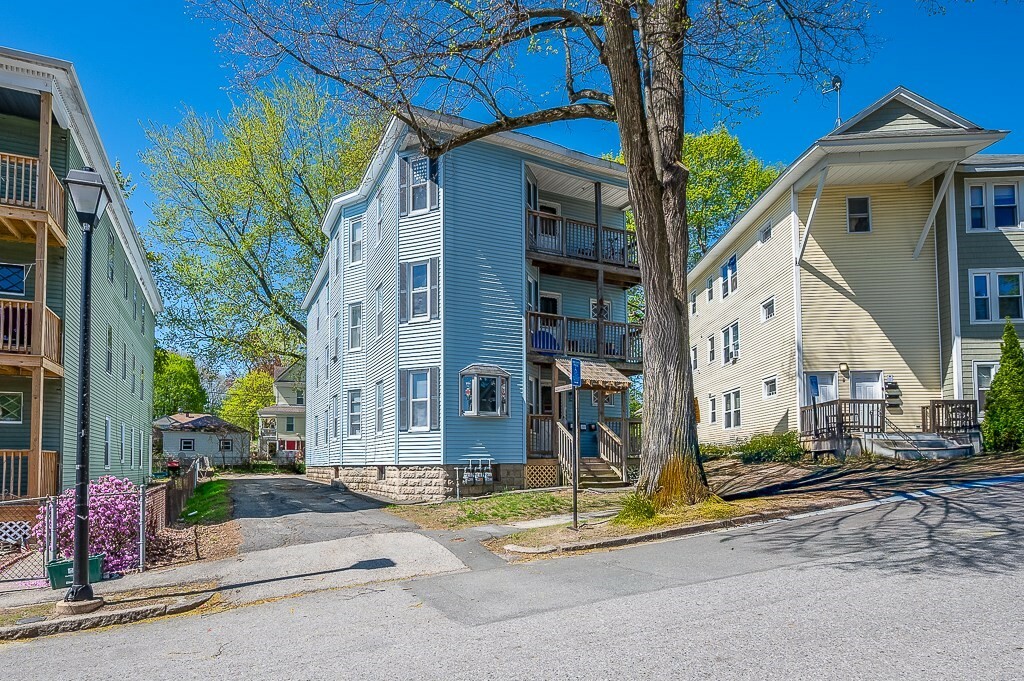 4 Courtland St  Worcester MA 01602 photo
