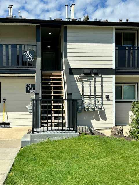 54 Bell Street 202  Red Deer AB T4N 6S5 photo