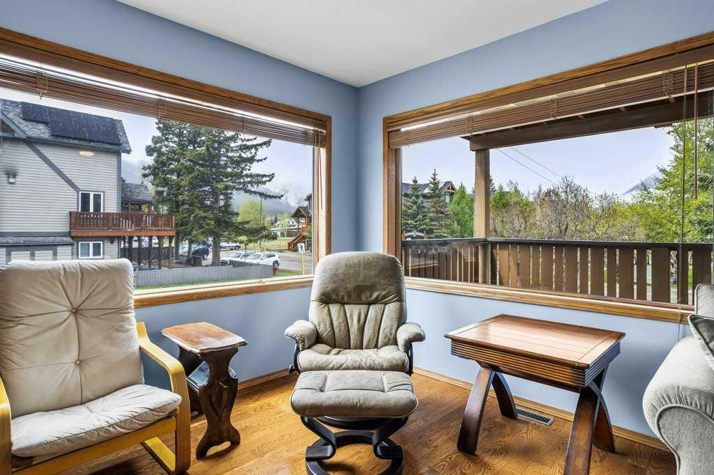 Property Photo: 637 4th Street NW 2 AB T1W 2G7