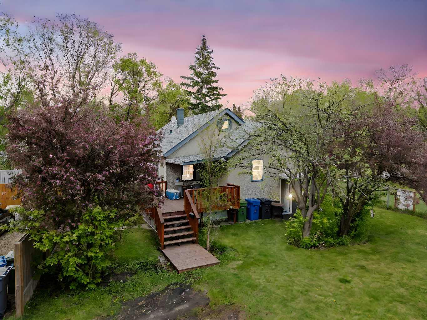 Property Photo: 88 Haliburton Crescent AB T4N 6A3