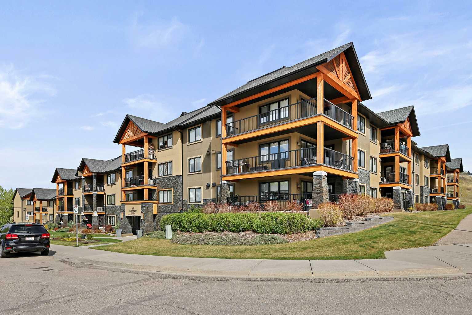 Property Photo: 103 Valley Ridge Manor NW 308 AB T3B 6C5
