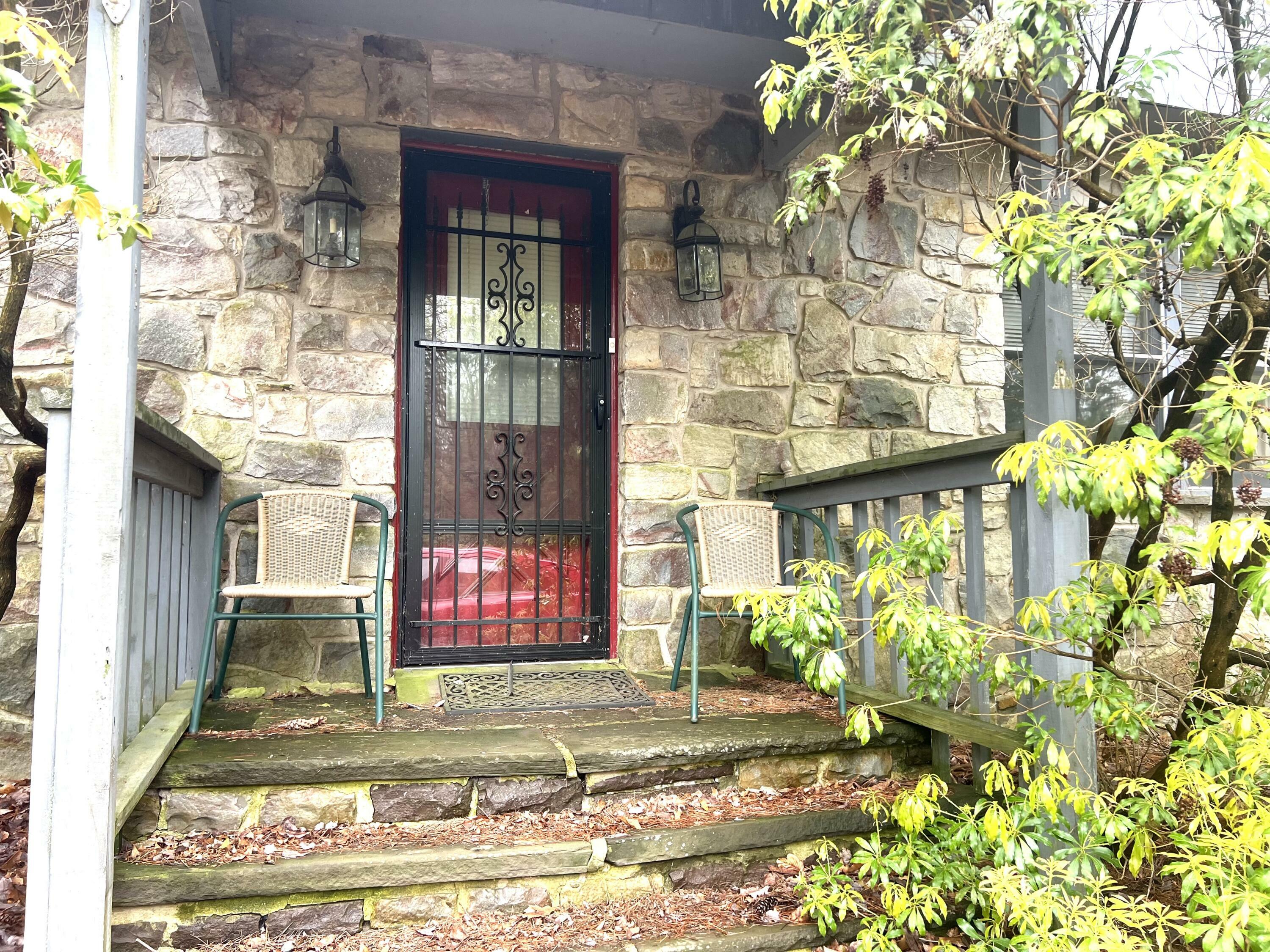 Property Photo: 29 Beechwood Road PA 18624