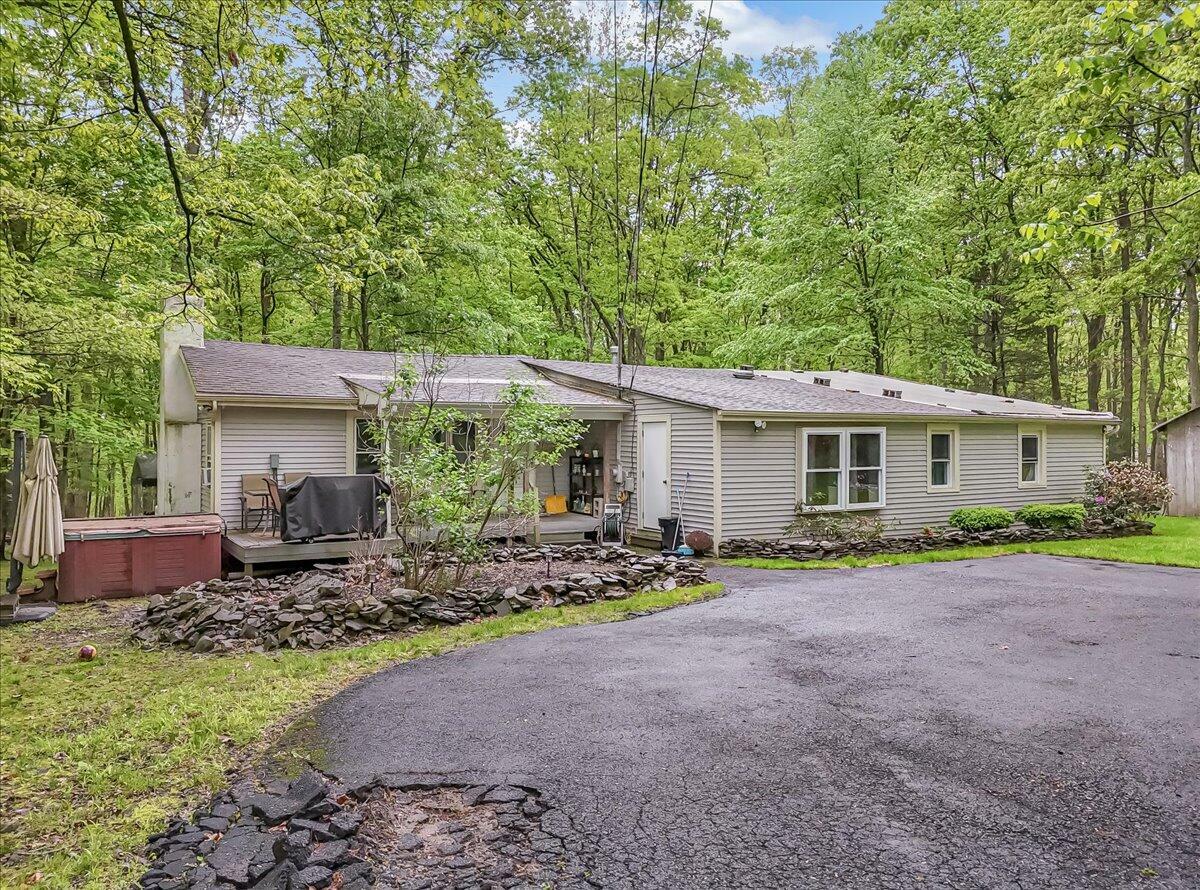 Property Photo: 3405 Masons Lane PA 18302