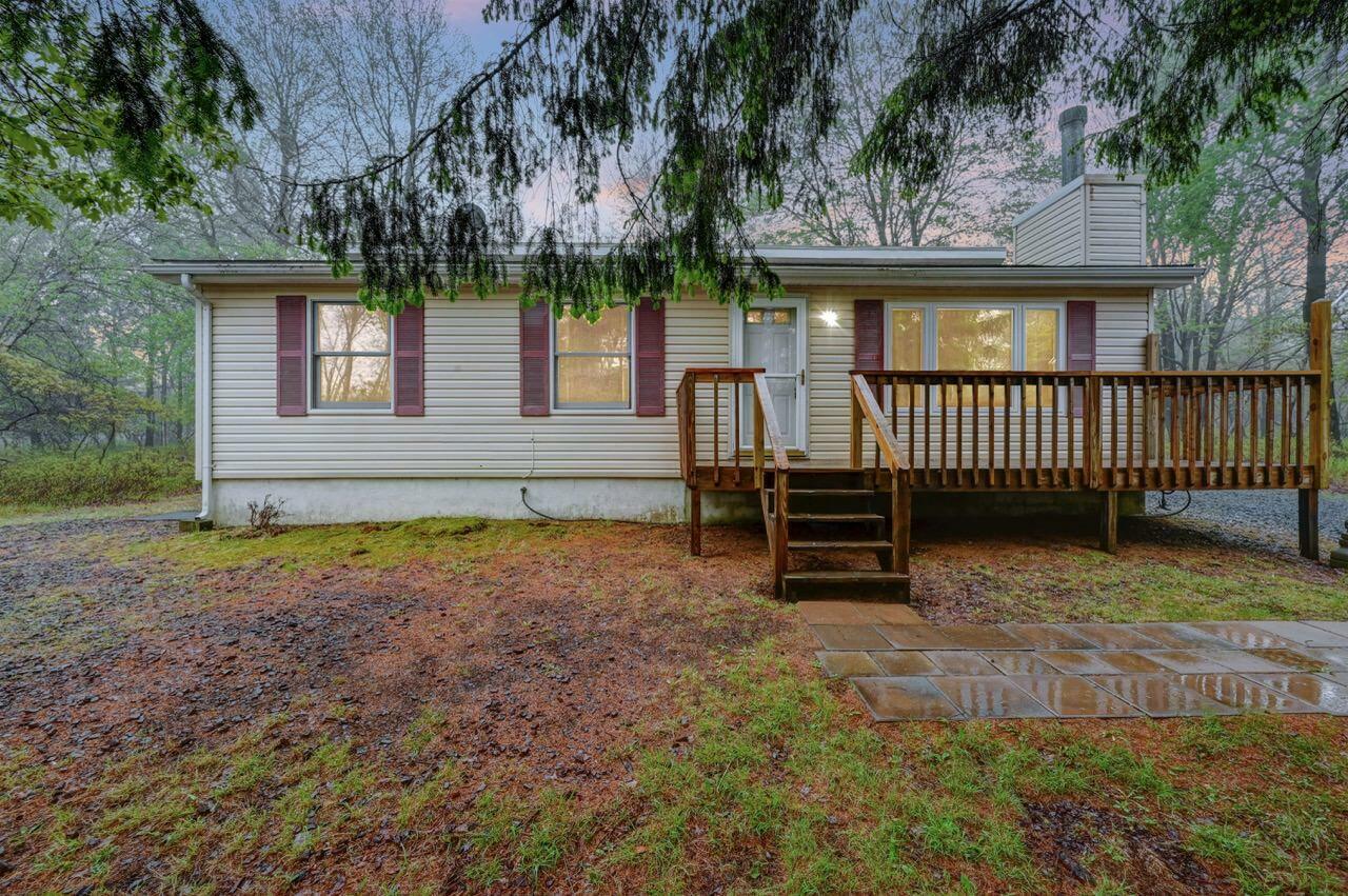 Property Photo: 605 Scenic Drive PA 18210