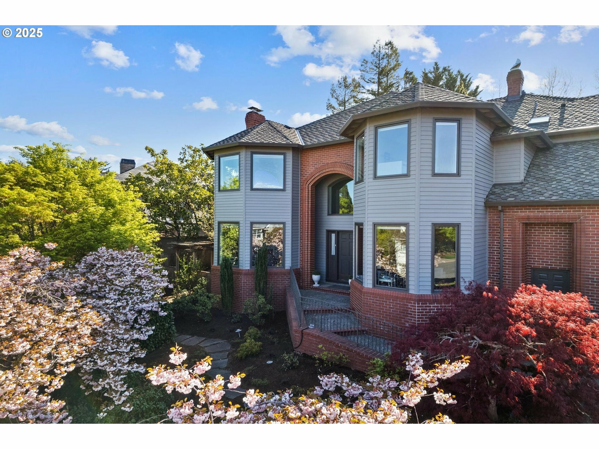 Property Photo: 1416 NW Benfield Dr OR 97229