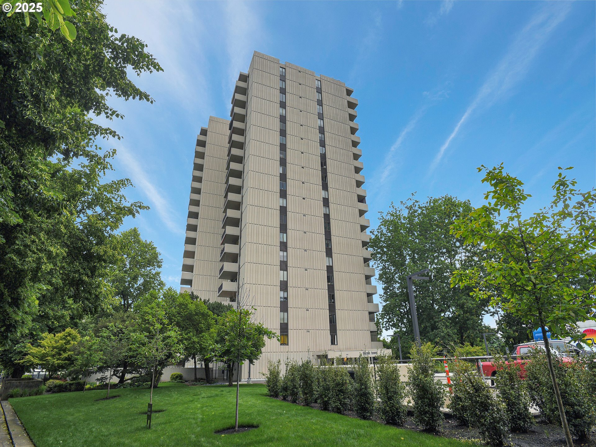 Property Photo: 2211 SW 1st Ave 402 OR 97201