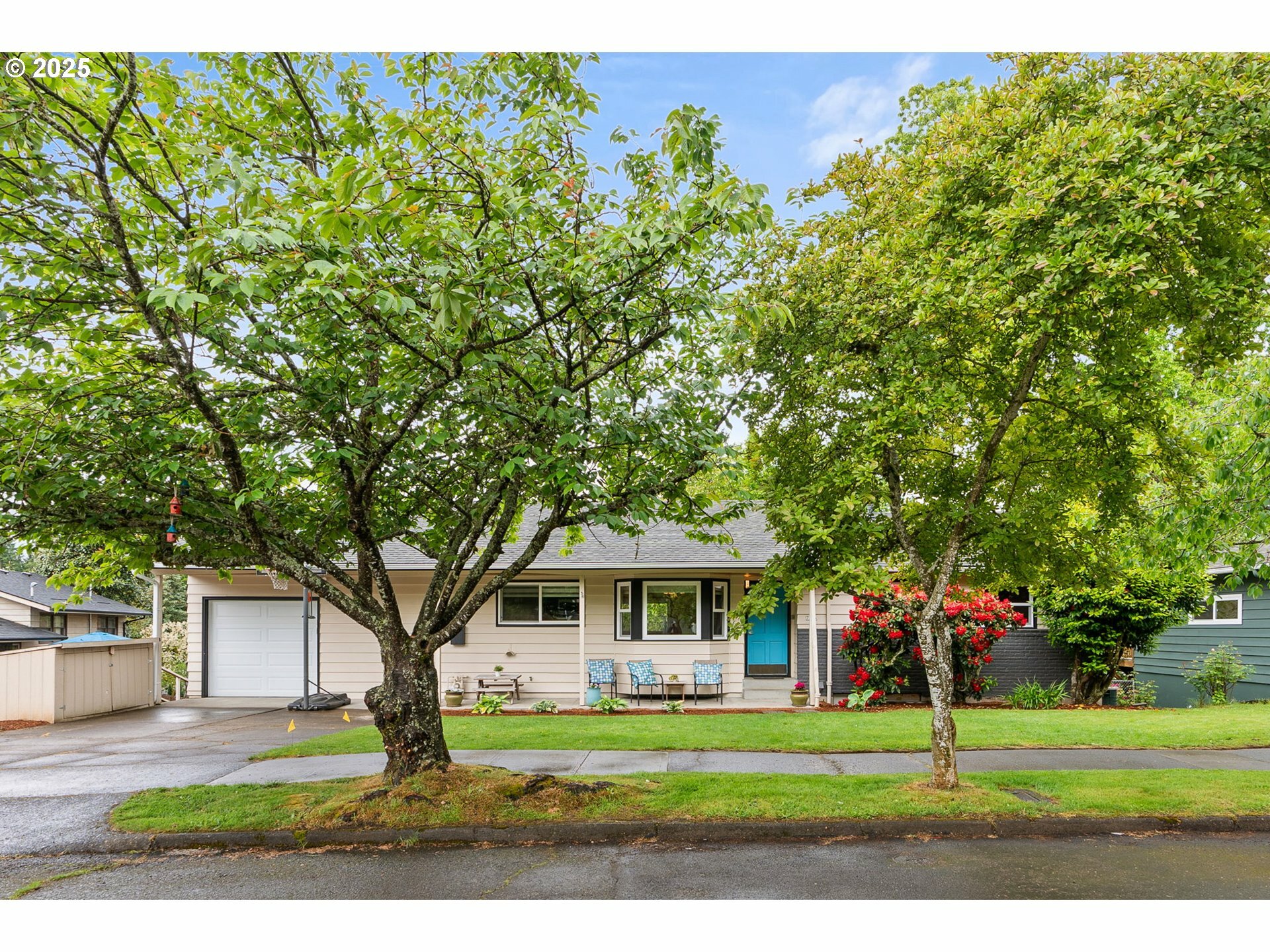 Property Photo: 7005 SW 14th Ave OR 97219